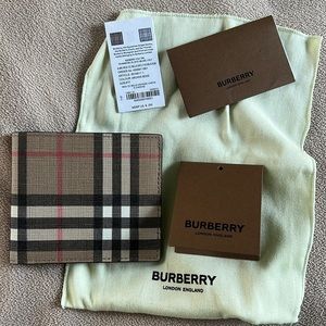 Burberry Vintage Check Men’s Bifold Wallet